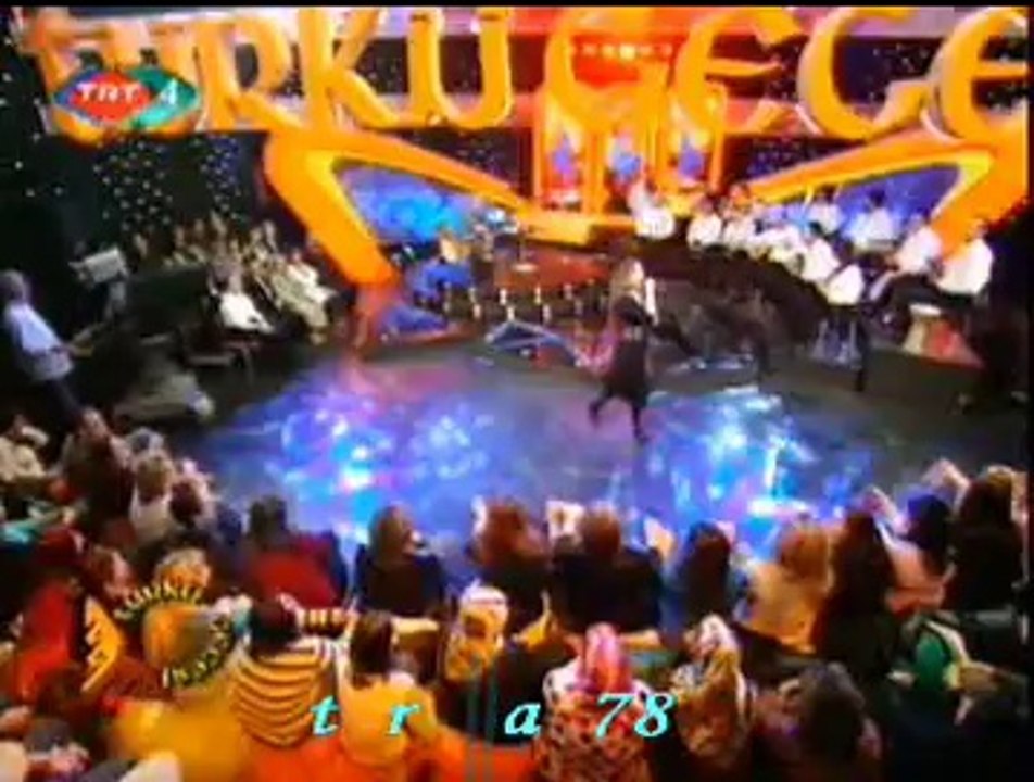 Nurdan İPEK-Düşlerde Sevdim Seni Söyleyemedim