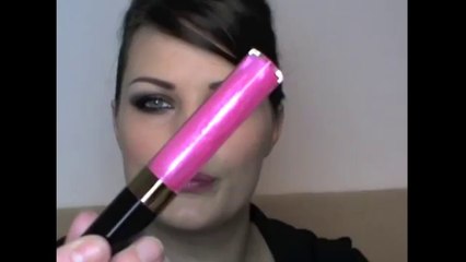 A very quick make-up demo for glasses wearers