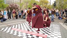 Des moines bouddhistes font du Breakdance sur The Beastie Boys