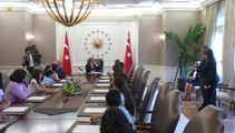 Cumhurbaşkanı Gül, 23 Nisan Çocuklarını Çankaya Köşkü’nde Kabul Etti
