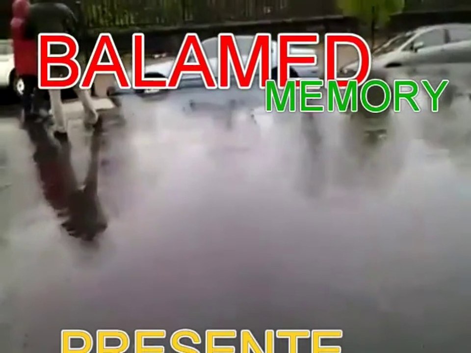 Glissement de terrain et Voitures détruit (Choc)