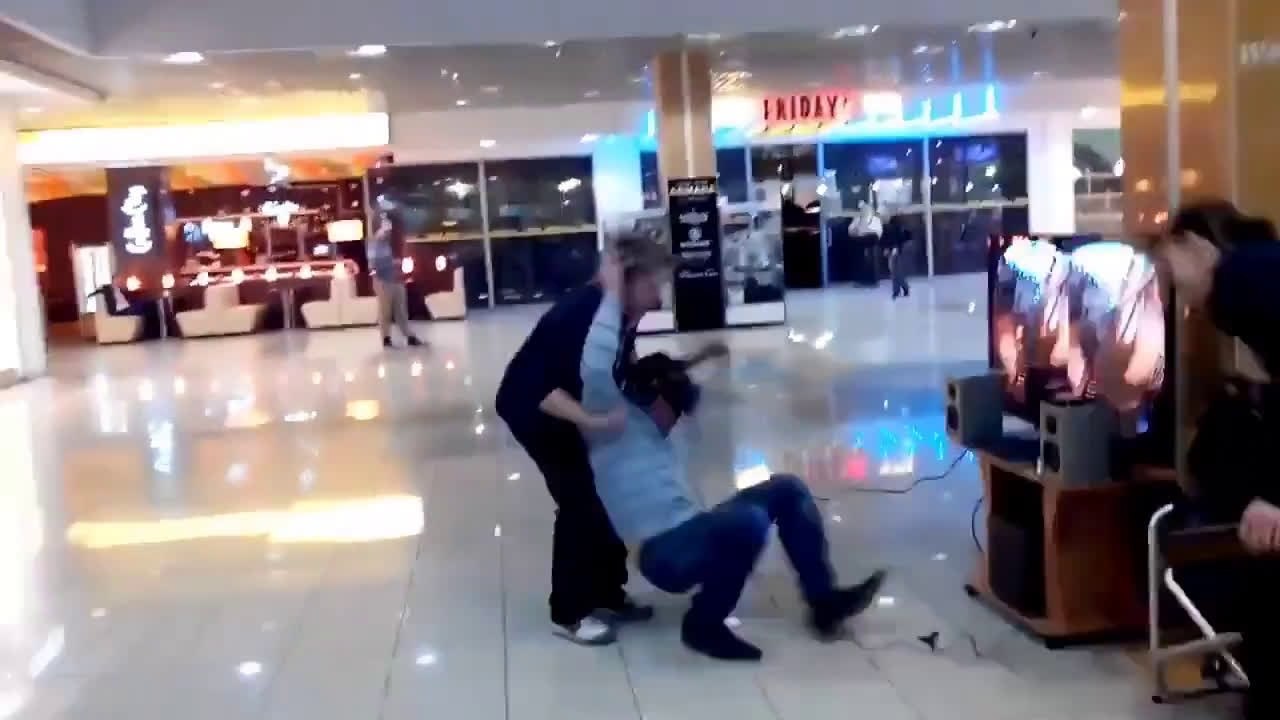 Simulasyon izlerken aklı çıkan eleman