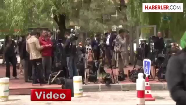 Bülent Arınç Ameliyattan Çıktı