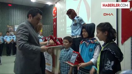 Vali Yardımcısı Zeybek Makam Şoförüm Artık Emniyet Kemeri Kullanıyor