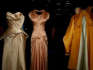 В Нью-Йорке показывают наряды начала прошлого века