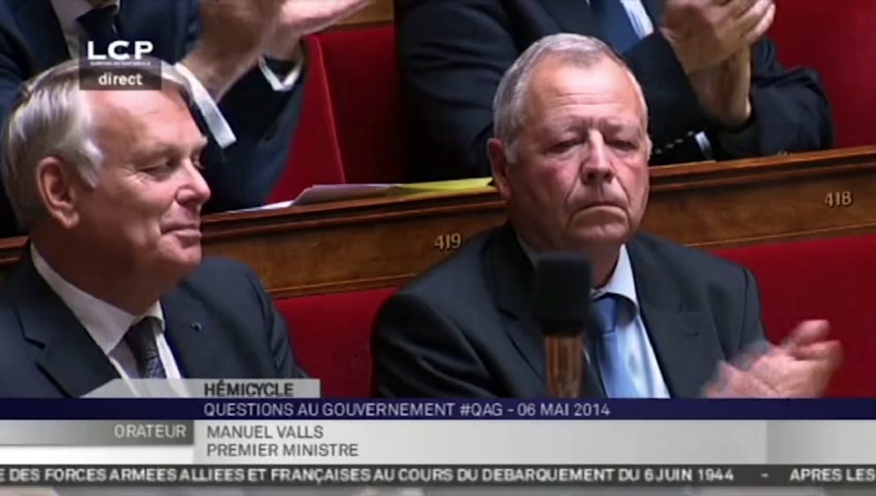 Manuel Valls rend hommage à Jean-Marc Ayrault, de retour à l'Assemblée