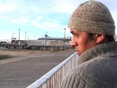 Calais: le migrant afghan qui a tenté de partir sur un radeau s'explique - 07/05