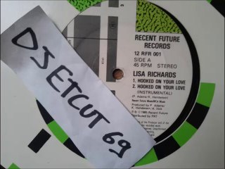 LISA RICHARDS -HOOKED ON YOUR LOVE (RIP ETCUT)RECENT FUTURE REC 85
