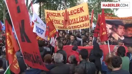 Descargar video: Deniz Gezmiş ve Arkadaşlarını Dolmabahçe'de Andılar