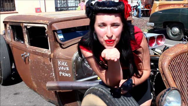 Old School Surfing Pin-Up-Legende