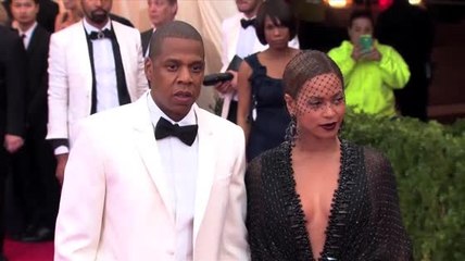 La alfombra roja del Met Gala es puesta para los invitados más famosos