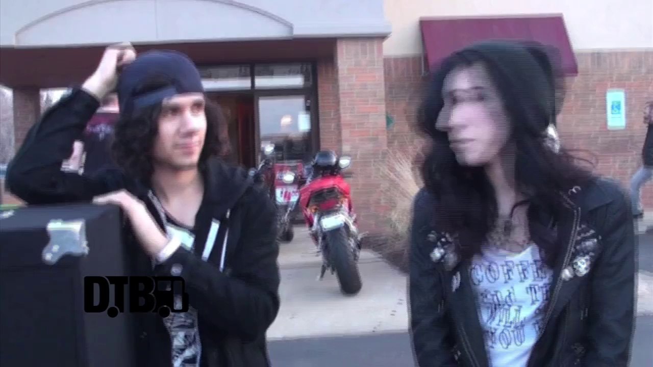 Romantic Rebel - BUS INVADERS Ep. 612
