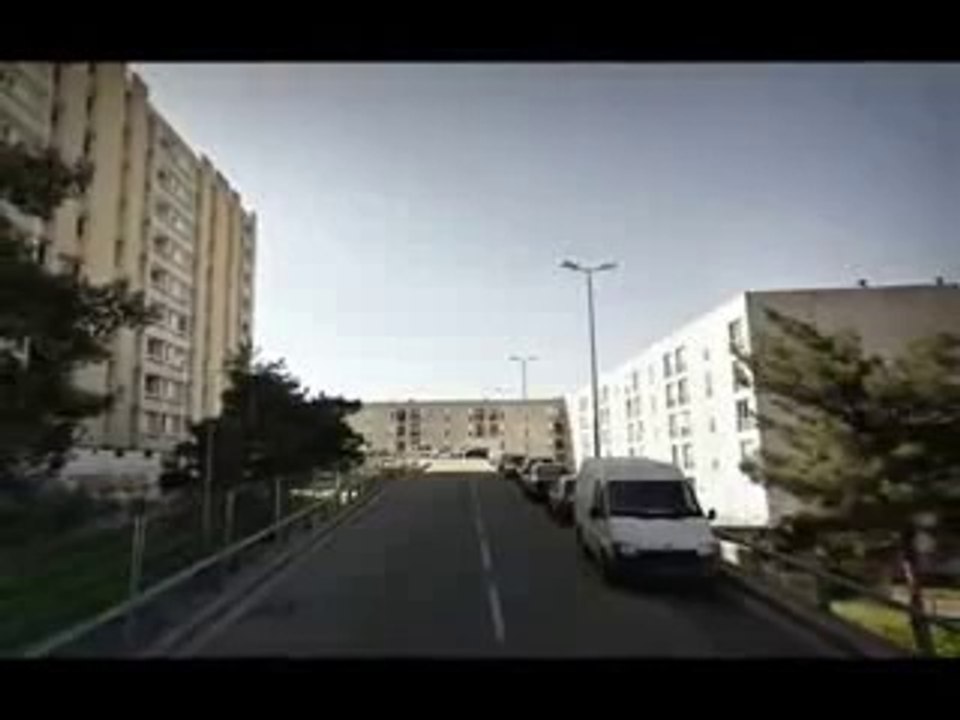 Nîmes (30) : visite de la cité "La ZUP Nord / Valdegour"