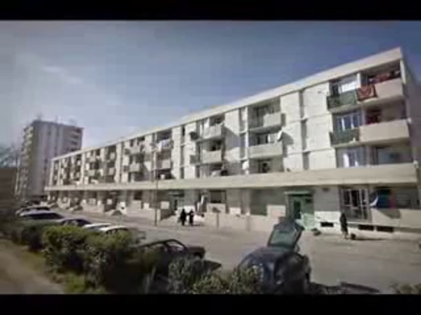 Nîmes (30) : visite de la cité "Le Chemin Bas d'Avignon" - Vidéo Dailymotion