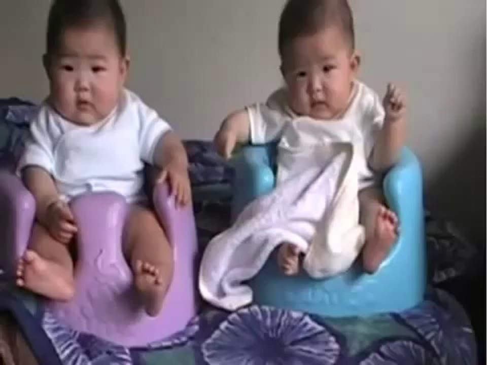 有限会社インベスター・ネットワークスおススメ！初めてのクシャミとビックリ　おもしろハプニング動画