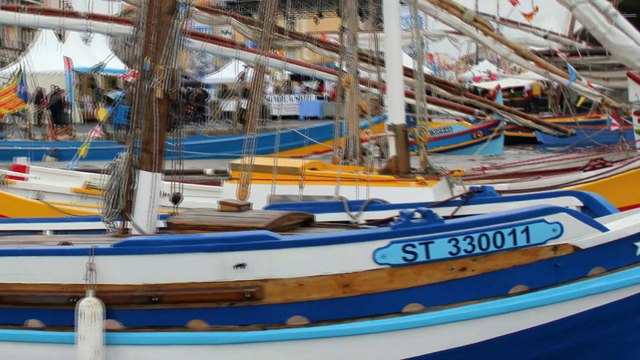 LES DEUX PLUS GRANDS VOILIERS DU MONDE SOUS VOILES; EN ESCALE A SETE