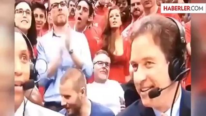 Ünlü Spiker Göğüsleriyle Oynarken Kameralara Yakalandı