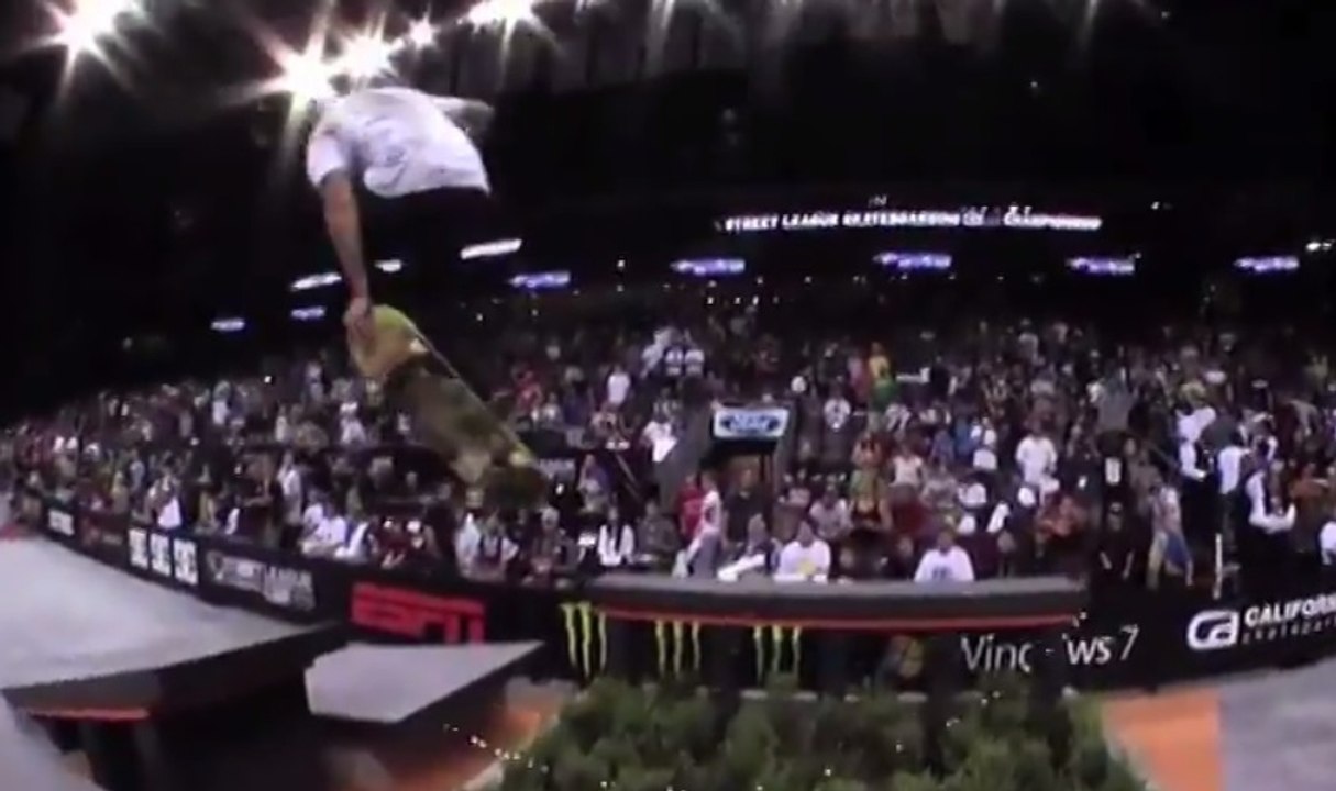Amazing Bangin from Chris Cole at Street League