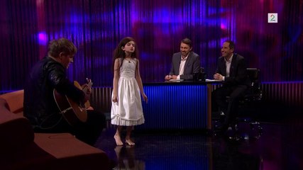 Angelina Jordan chante magnifiquement fly me to moon de Franck Sinatra