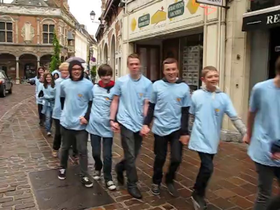 Une chaîne humaine pour les 400 ans du collège Sainte-Marie d'Aire-sur-la-Lys