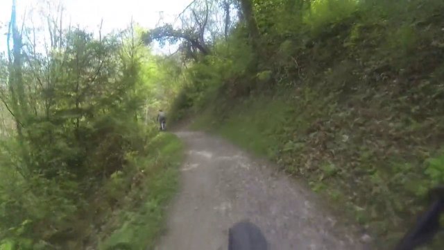 VTT descente bois/route