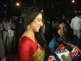 Bollywood Actress Beautiful Vidya Balan In Saree Talks after got Award
