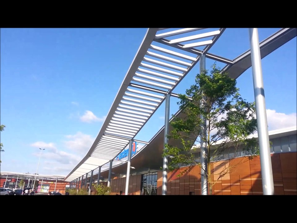 Centre commercial Grand Moun le 7 Mai...avant le drame de la nuit du 8 au 9 mai