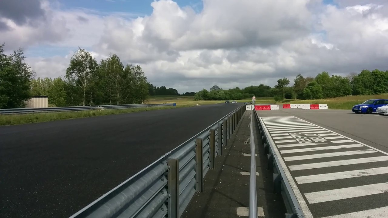 Circuit Fay de Bretagne - Passage Stands 01 - 07.05.2014