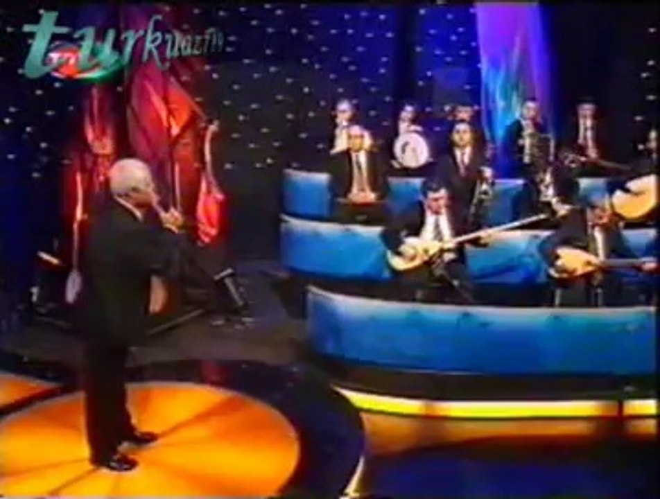 Nuri SESİGÜZEL-Gitme Garip Gitme Yollar Çamurdur (Barak)