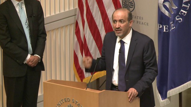 Syrian opposition leader calls for weapons to fight Bashar