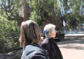 Download Video: Activist Controlled APC Moves Through Streets of Slovyansk