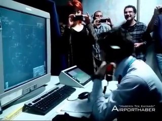 Kuleden Thy Uçağına Bağlanıp Evlenme Teklif Etmek