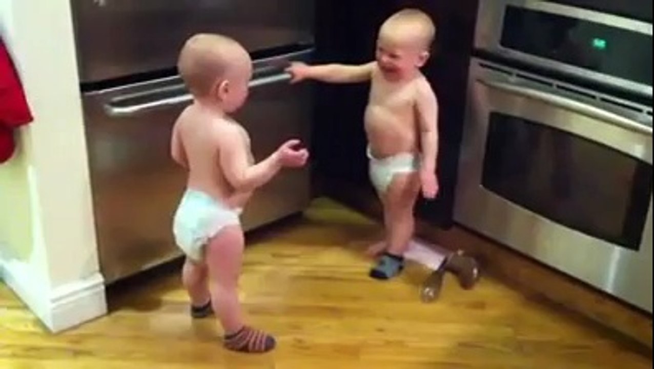 tıklanma rekoru kıran ikiz bebekler