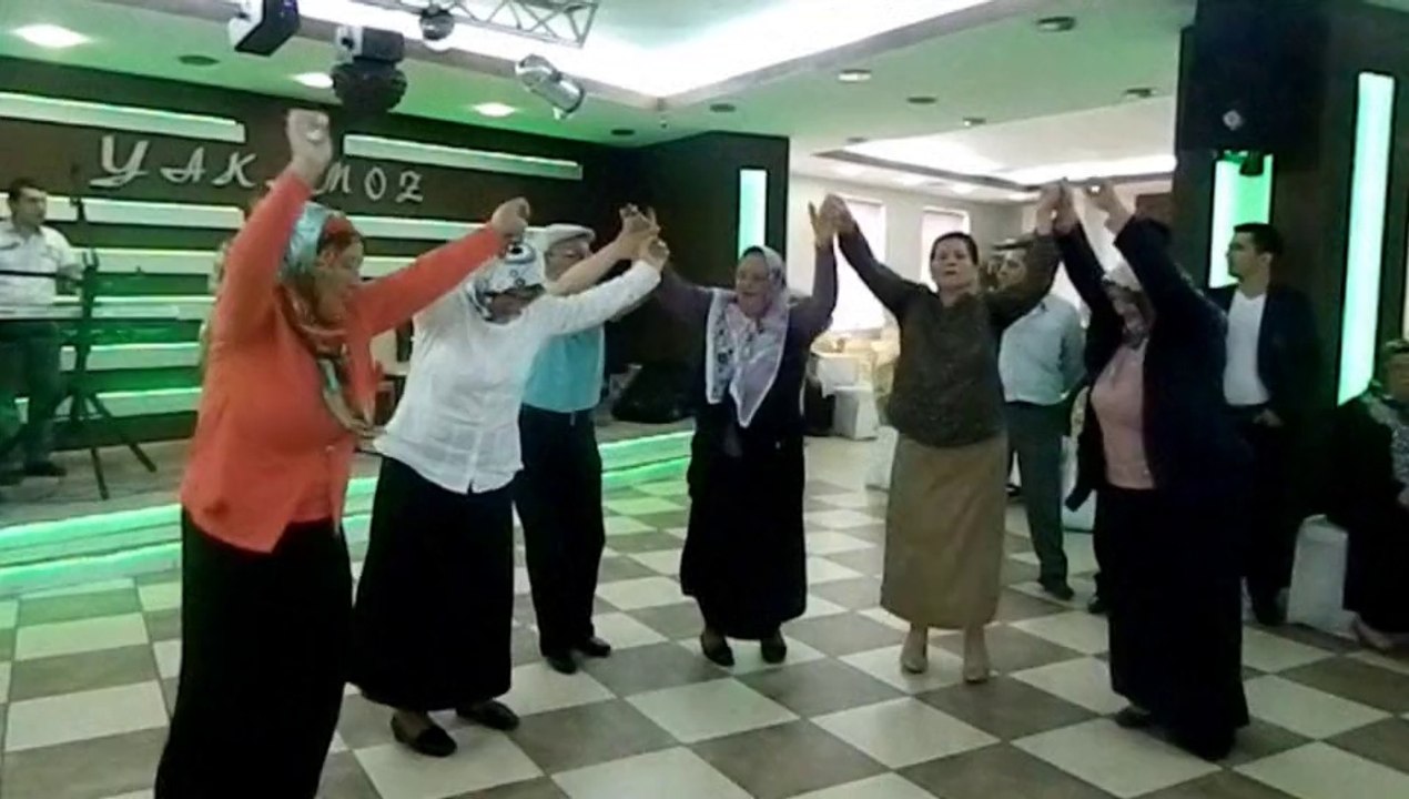 bağdat caddesinde ÇAYTAKLI OYUNU