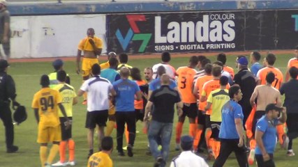 To τέλος του αγώνα και οι πρώτοι πανηγυρισμοί