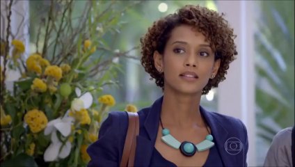 Verônica sente ciúmes de Jonas e Pamela