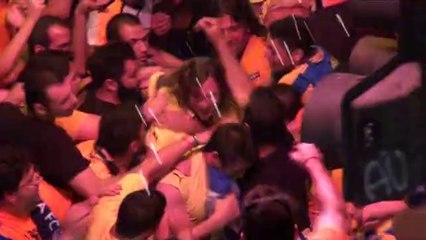 ΕΞΟΔΟΣ ΝΤΕ ΒΙΝΣΕΝΤΙ ΑΠΟ ΛΕΩΦΟΡΕΙΟ (ΦΑΝΕΛΑ)