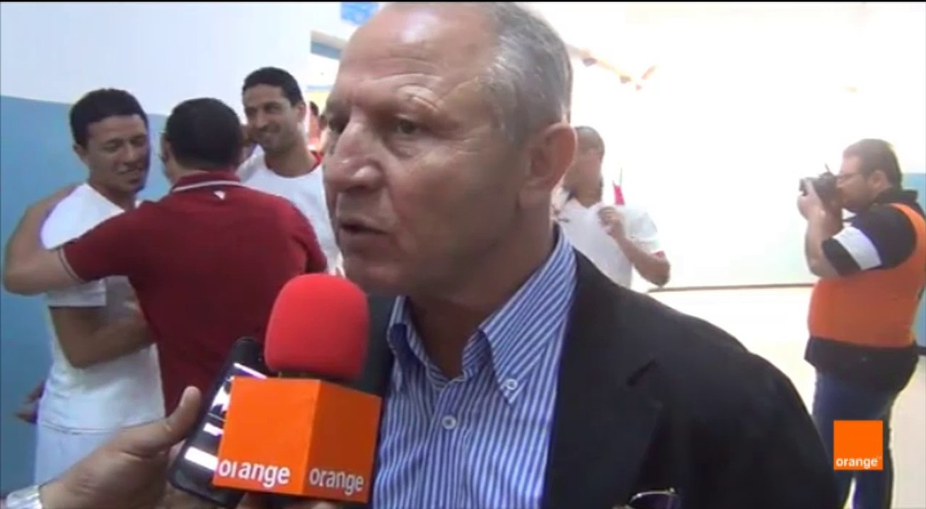 رضا شرف الدين : لومار يريد أن يواصل مع النجم لكن ...