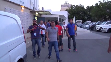 Αποχώρηση φίλων και παραγόντων ΑΠΟΕΛ