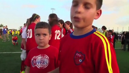 Beckham mobbed trying to teach kids soccer