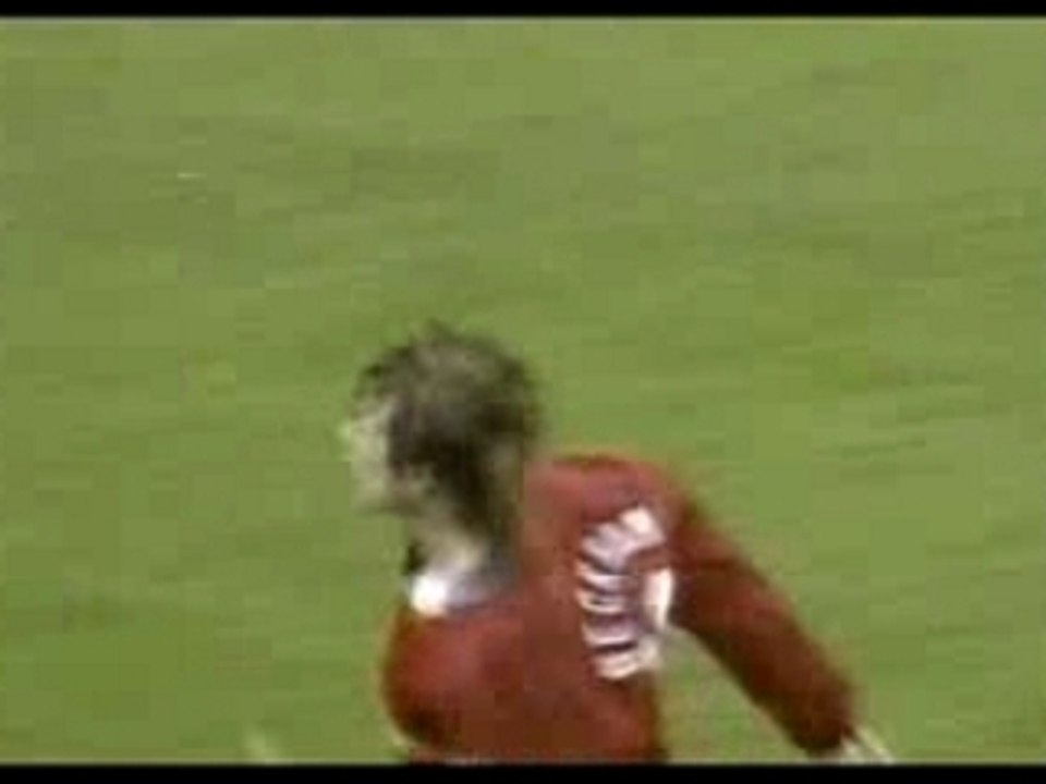 (video)Beckham - Gran gol da fuori area