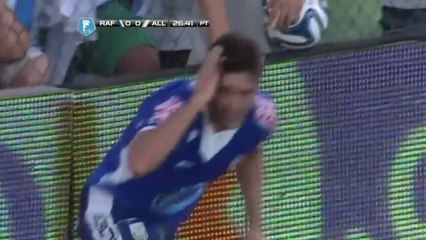 Diego Vera misses open goal from 2 yards out!