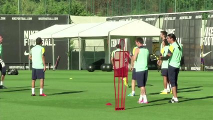 Gerardo Martino takes first Barcelona training session