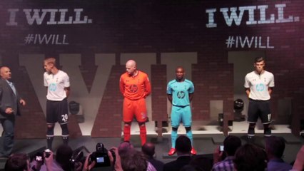 Descargar video: Gareth Bale, Michael Dawson and Brad Friedel - Spurs kit launch