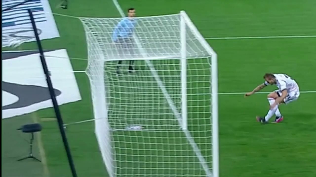 Subotic's shocking miss | Ukrainian Premier League Goals & Highlights | 02-03-2013