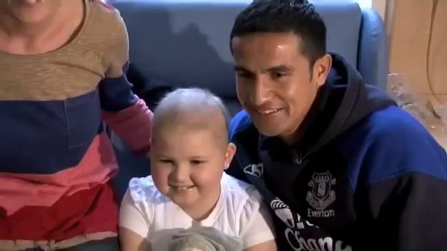 Everton v Norwich - Phil Neville, Tim Cahill hospital visit | English Premier League 2011-12