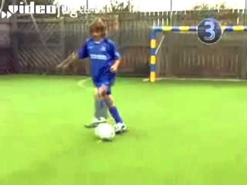 Ronaldo Step Over - Emulate the Brazilian star of Inter, AC Milan, Real Madrid, Barcelona and PSV