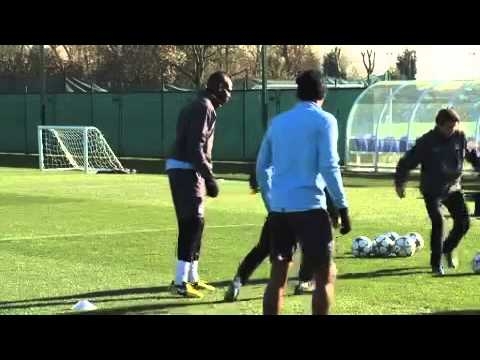 Video Raiola a Berlusconi: 'Balotelli ciliegina'. Cavani: 'Mi piacerebbe giocare con lui'