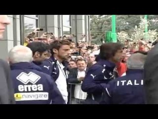 VIDEO Euro 2012, Italia: il bus azzurro parte per lo stadio