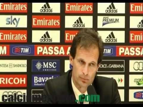 Allegri: 'Gli arbitri non fischiano i falli su Ibra'. VIDEO